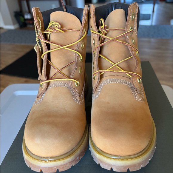 NEW Timberland Premium 6IN Waterproof Boot - Size 5.5 - Picture 2 of 6